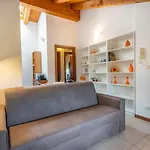 Apartment Guesthost - Leisure & Business - Tempo Libero & Business Buttrio